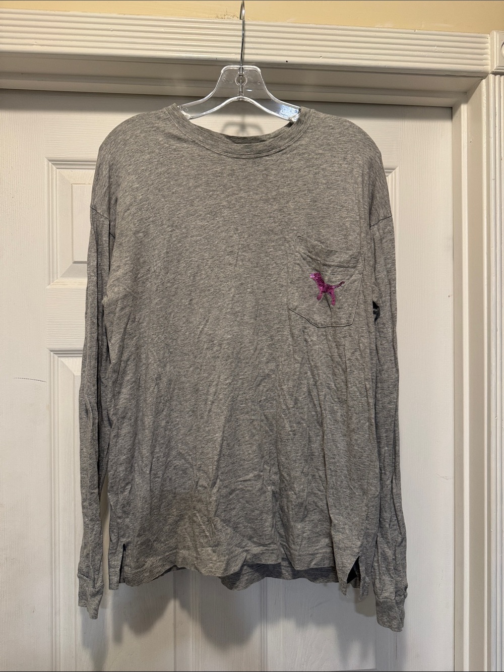 VS Pink  Gray Long-Sleeve Pocket Tee with Pink Embroidery